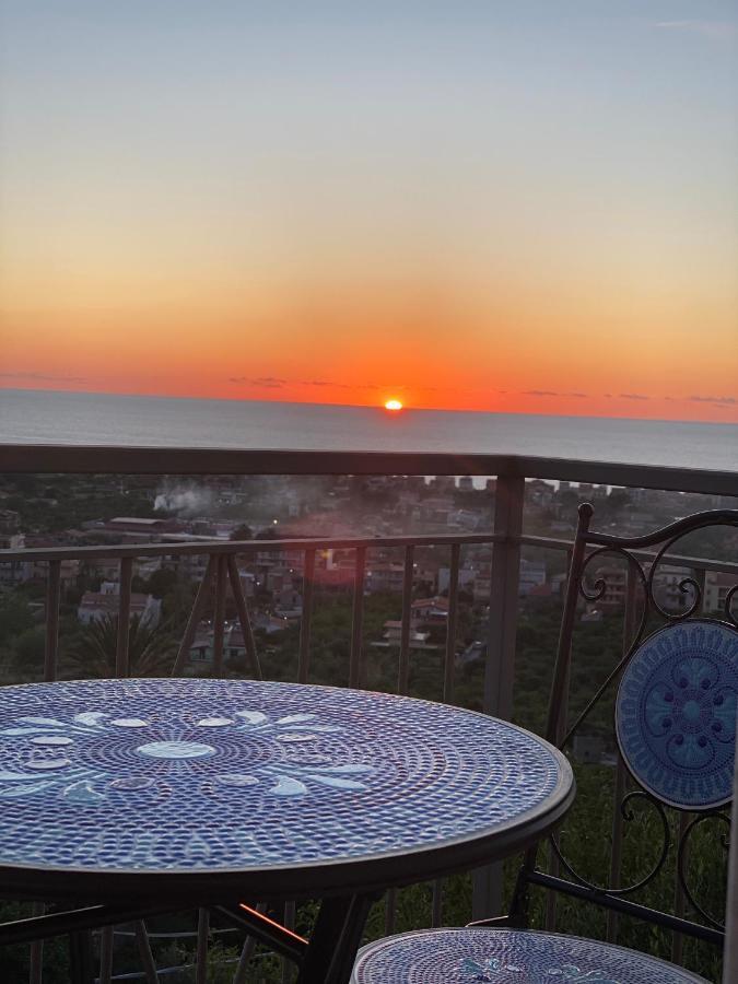 B&B Il Tramonto Capo d'Orlando Bagian luar foto