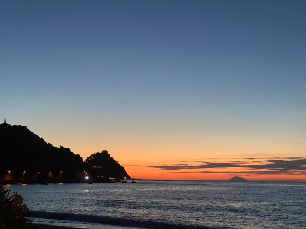 B&B Il Tramonto Capo d'Orlando Bagian luar foto
